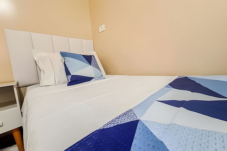 Sobrado com ar e vaga no centro de Ourinhos