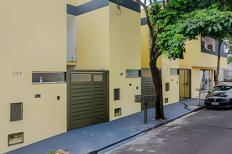 Sobrado com ar e vaga no centro de Ourinhos