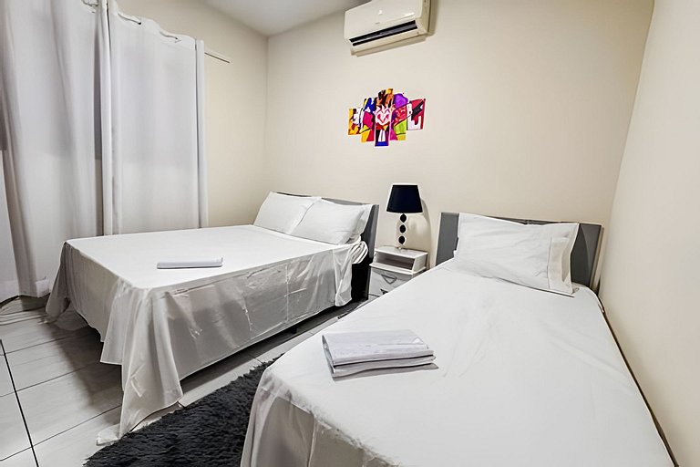 Casa completa perto do centro + ar cond e vaga