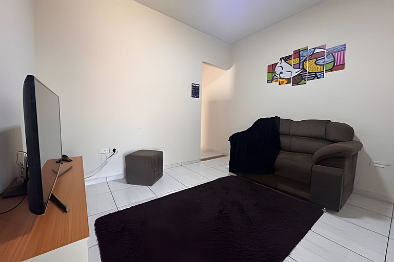 Casa completa perto do centro + ar cond e vaga