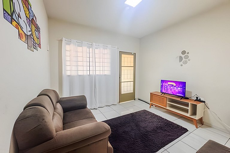 Casa completa perto do centro + ar cond e vaga