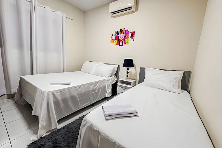 Casa completa perto do centro + ar cond e vaga