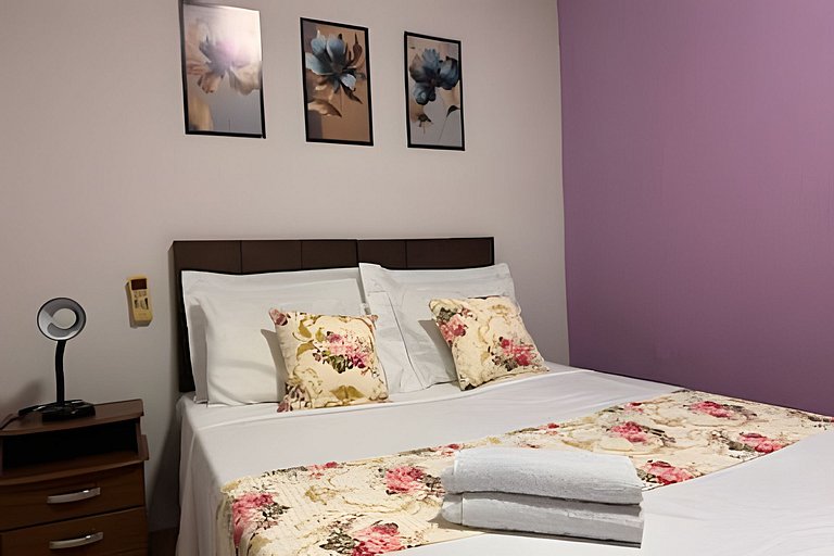 Sobrado encantador no centro + ar cond. e vaga