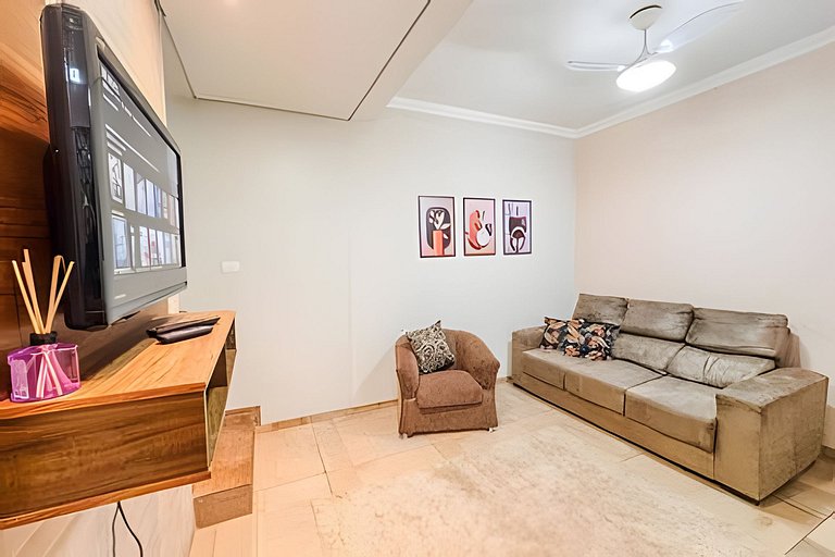 Sobrado encantador no centro + ar cond. e vaga