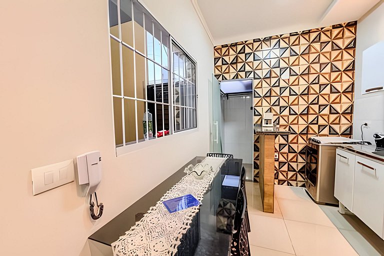 Sobrado encantador no centro + ar cond. e vaga