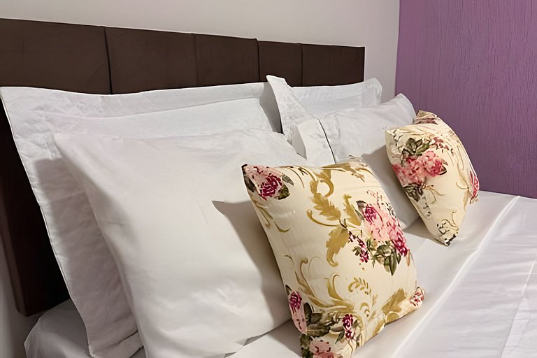 Sobrado encantador no centro + ar cond. e vaga