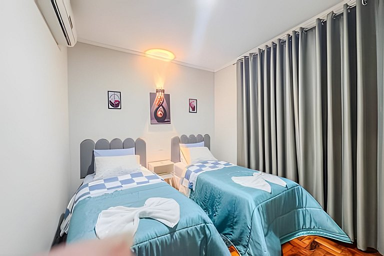 Casa espaçosa, 3 quartos com ar + 2 vagas