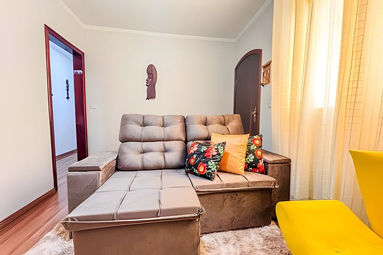 Casa espaçosa, 3 quartos com ar + 2 vagas