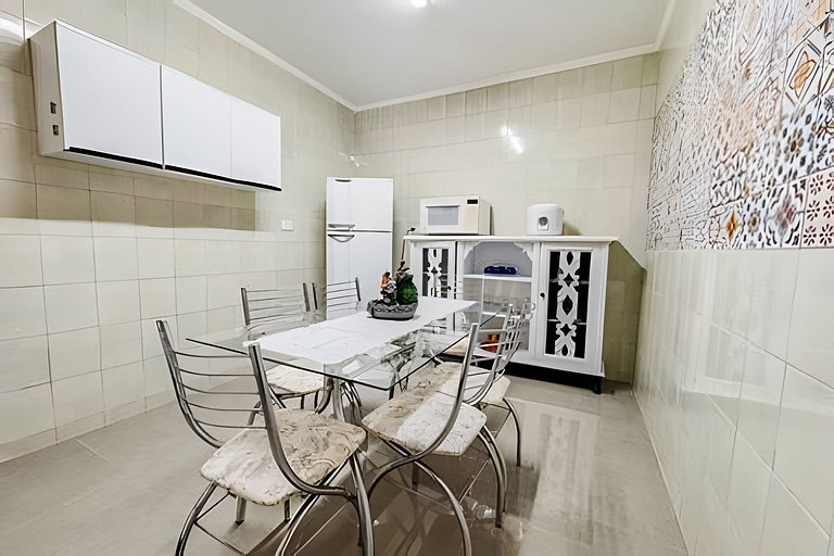 Casa espaçosa, 3 quartos com ar + 2 vagas