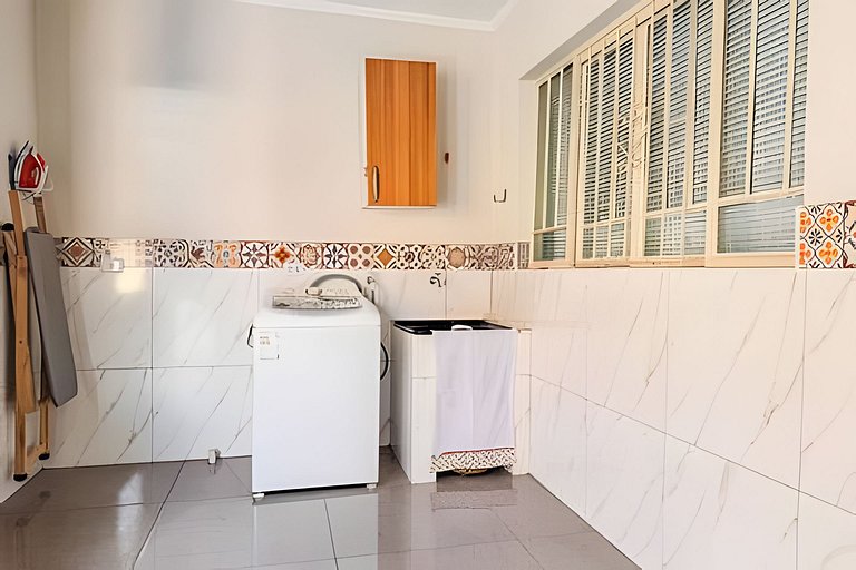 Casa espaçosa, 3 quartos com ar + 2 vagas