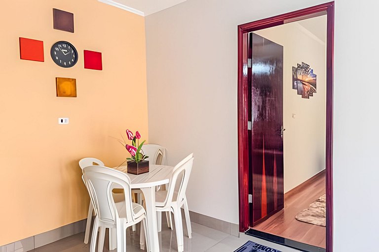 Casa espaçosa, 3 quartos com ar + 2 vagas