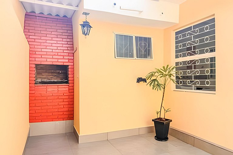 Casa espaçosa, 3 quartos com ar + 2 vagas