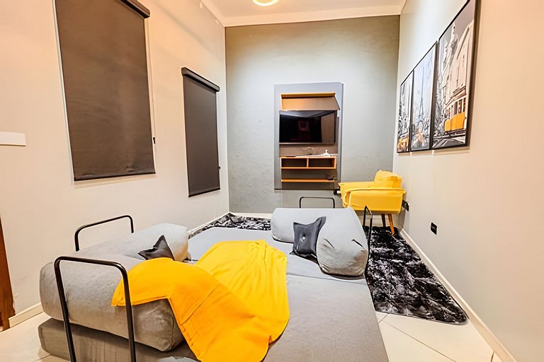 Casa com Suíte, Ar Cond, Vaga - Próx. Ao Centro