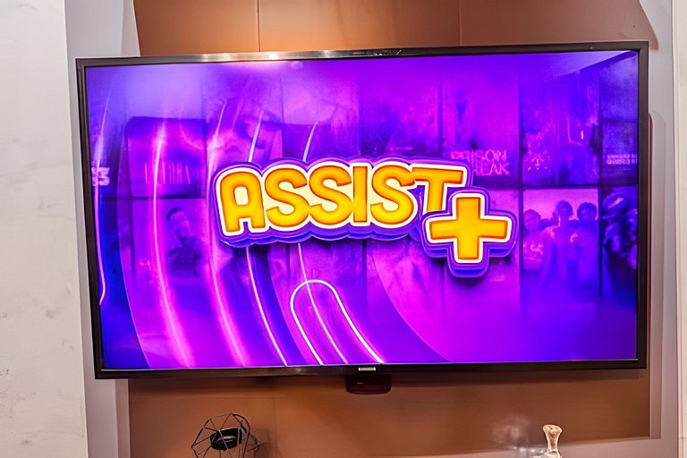 Casa com Suíte, Ar Cond, Vaga - Próx. Ao Centro