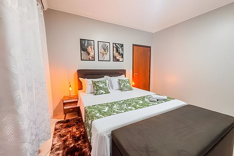 Casa com Suíte, Ar Cond, Vaga - Próx. Ao Centro