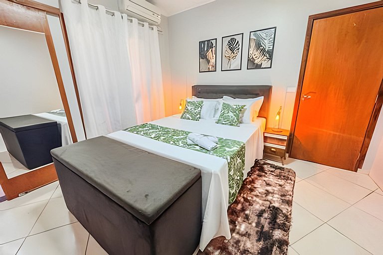 Casa com Suíte, Ar Cond, Vaga - Próx. Ao Centro