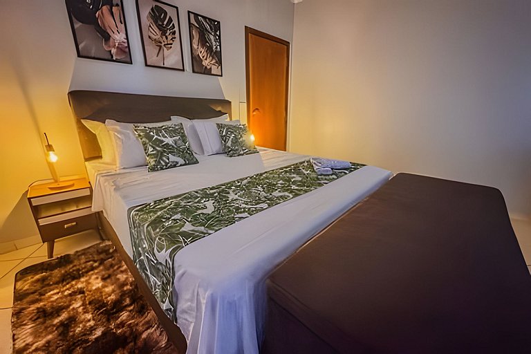 Casa com Suíte, Ar Cond, Vaga - Próx. Ao Centro