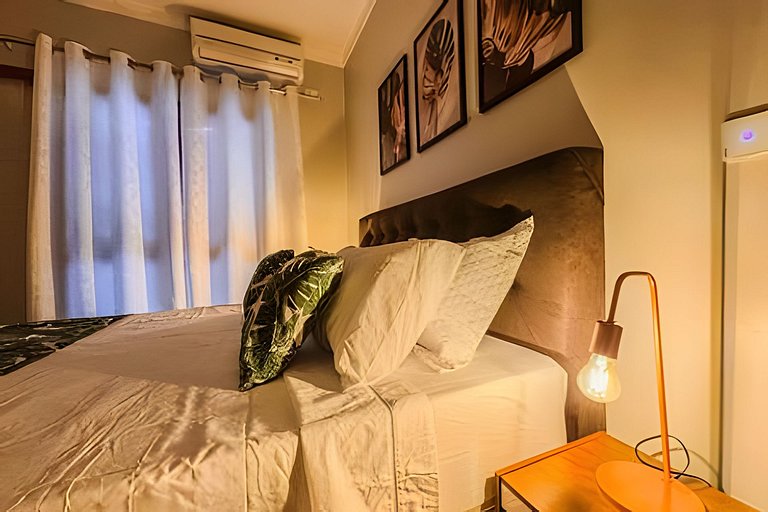 Casa com Suíte, Ar Cond, Vaga - Próx. Ao Centro