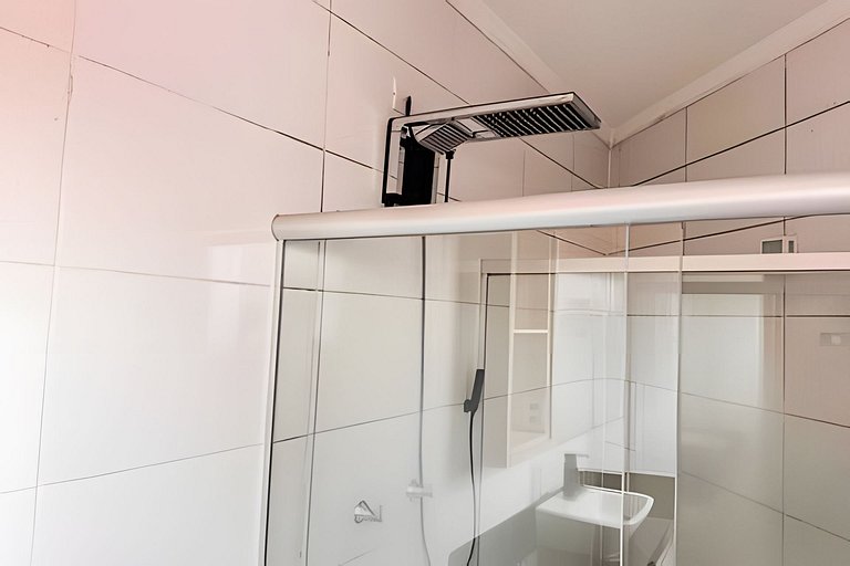 Casa com Suíte, Ar Cond, Vaga - Próx. Ao Centro