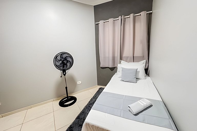 Casa com Suíte, Ar Cond, Vaga - Próx. Ao Centro