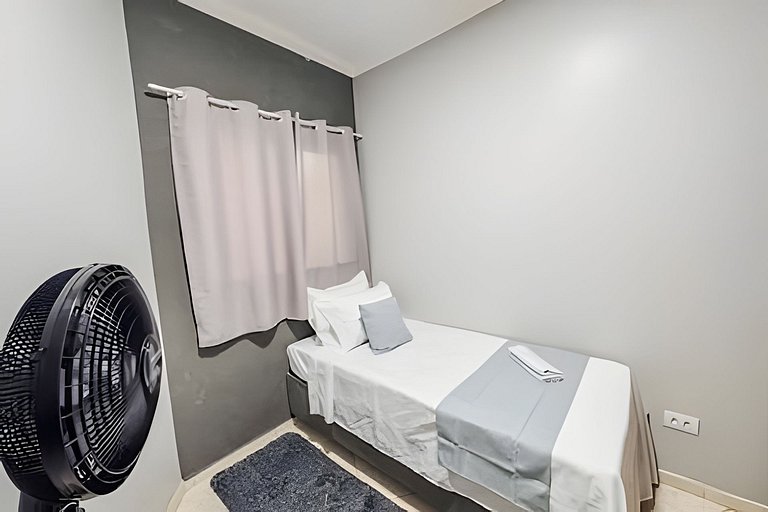 Casa com Suíte, Ar Cond, Vaga - Próx. Ao Centro