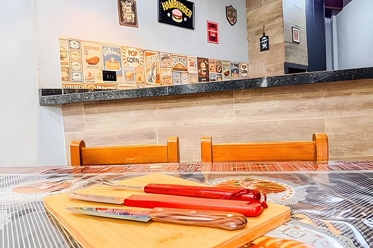 Casa com Suíte, Ar Cond, Vaga - Próx. Ao Centro