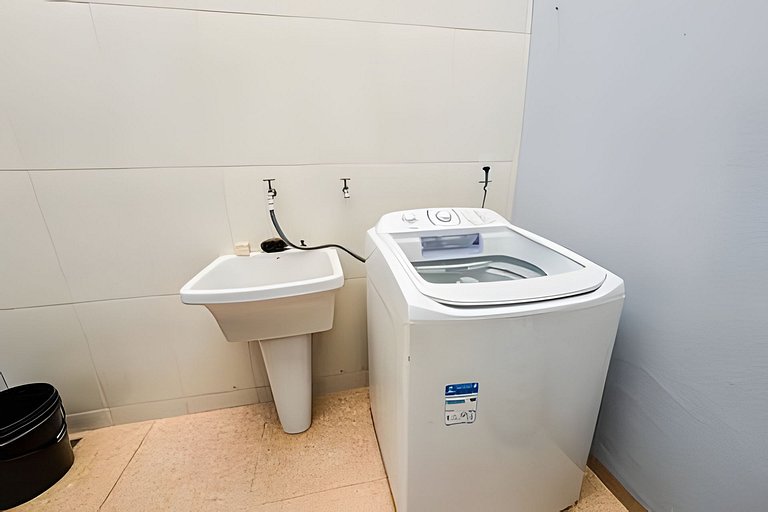 Flat em charmoso residencial + ar cond. e vaga