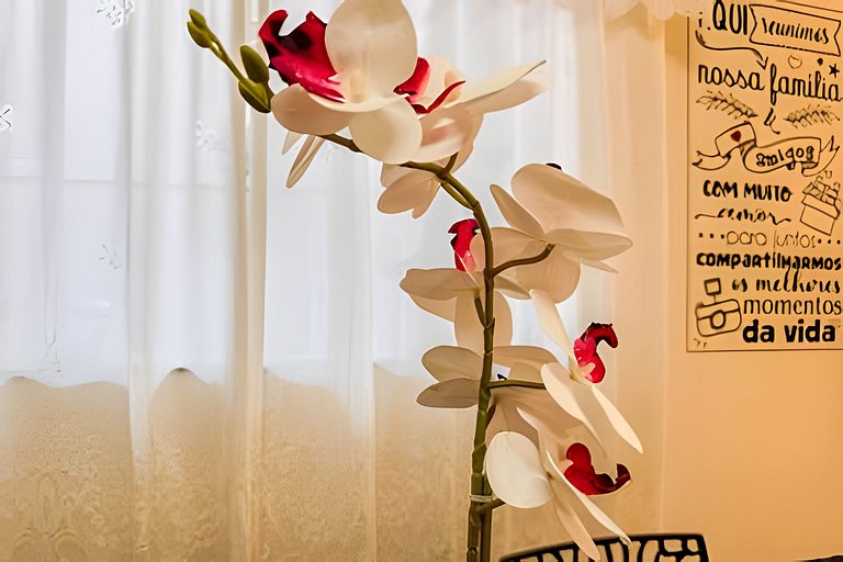 Flat completo em residencial + ar cond. e vaga