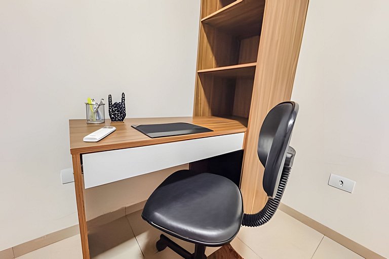 Flat completo em residencial + ar cond. e vaga