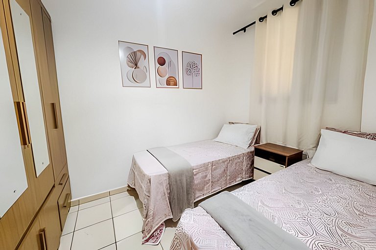 Apto completo perto do centro + ar cond. e vaga