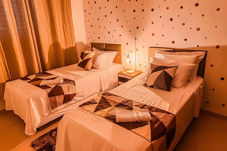 Flat completo em residencial + ar cond. e vaga