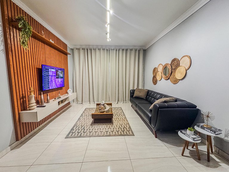 Casa em bairro nobre + 3 quartos com ar e 2 vagas