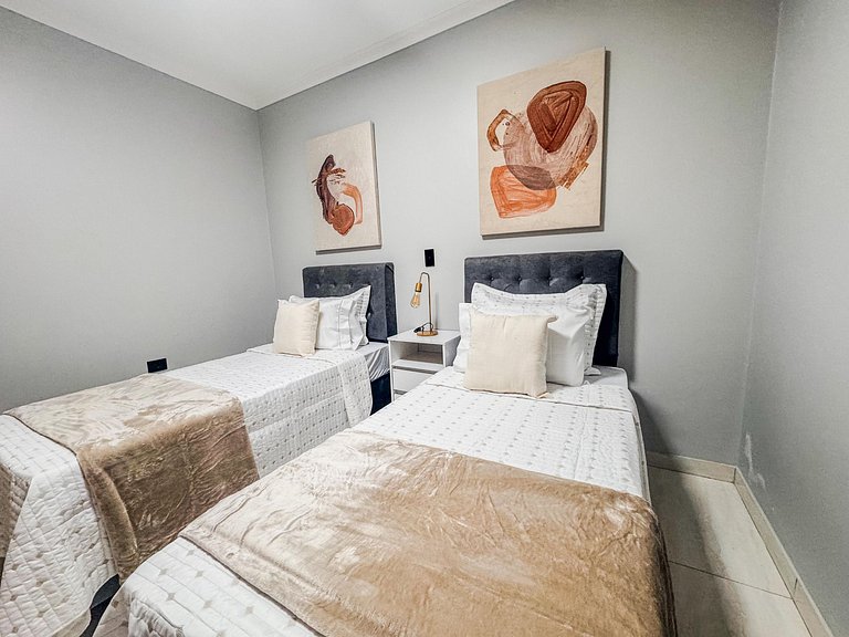 Casa em bairro nobre + 3 quartos com ar e 2 vagas