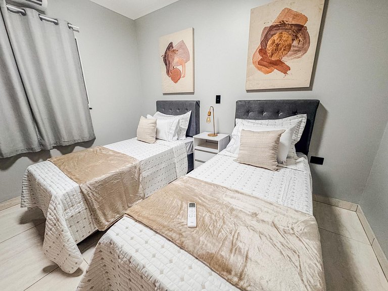 Casa em bairro nobre + 3 quartos com ar e 2 vagas