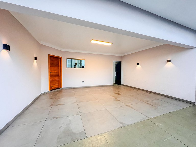 Casa em bairro nobre + 3 quartos com ar e 2 vagas