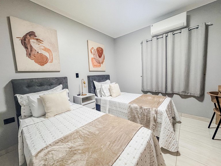 Casa em bairro nobre + 3 quartos com ar e 2 vagas