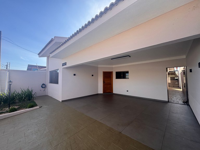 Casa em bairro nobre + 3 quartos com ar e 2 vagas