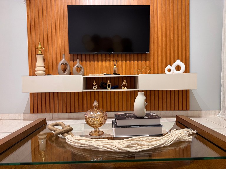 Casa em bairro nobre + 3 quartos com ar e 2 vagas