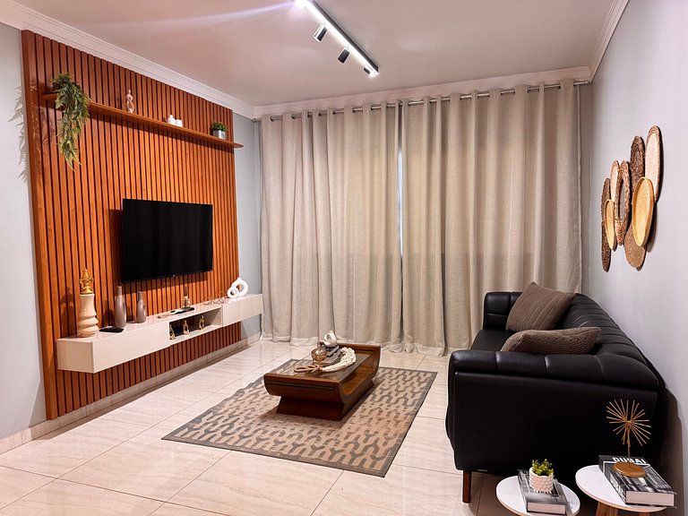 Casa em bairro nobre + 3 quartos com ar e 2 vagas