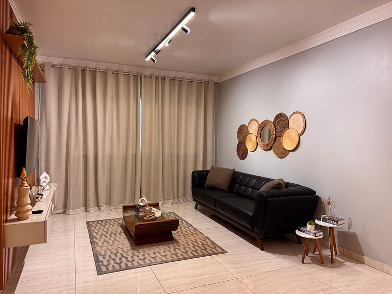 Casa em bairro nobre + 3 quartos com ar e 2 vagas