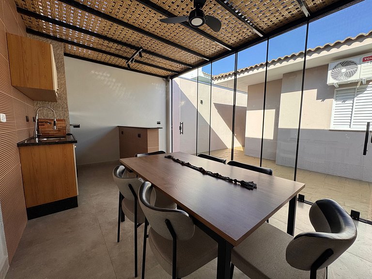 Casa em bairro nobre + 3 quartos com ar e 2 vagas