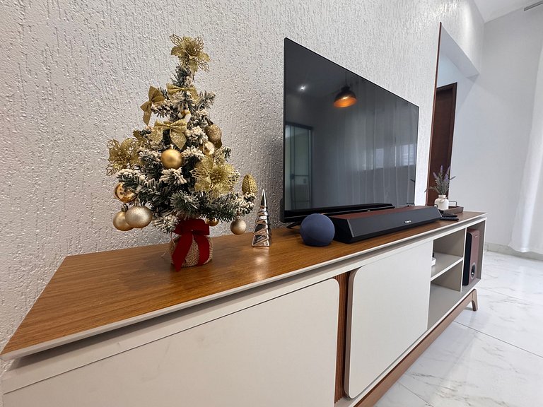 Casa linda e espaçosa + ar cond e 2 vagas