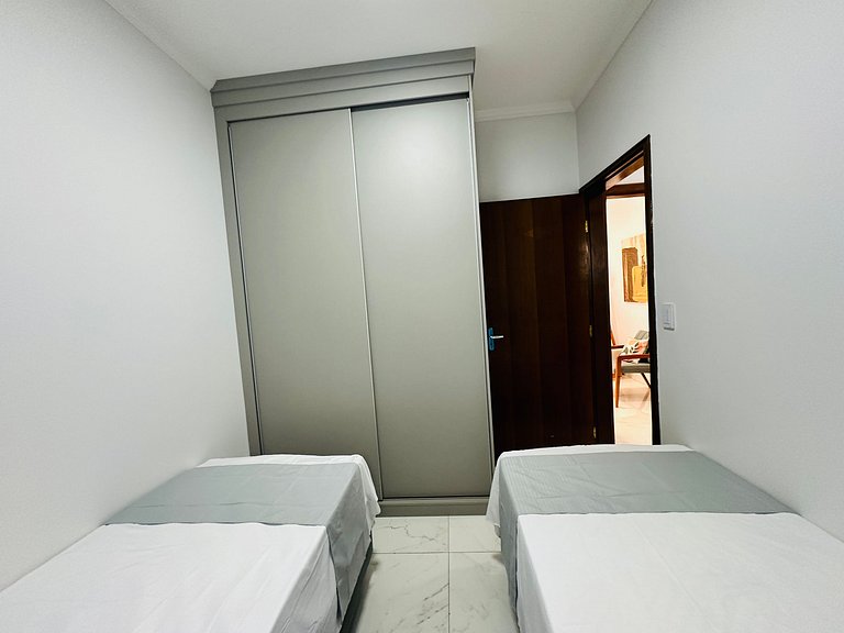 Casa linda e espaçosa + ar cond e 2 vagas