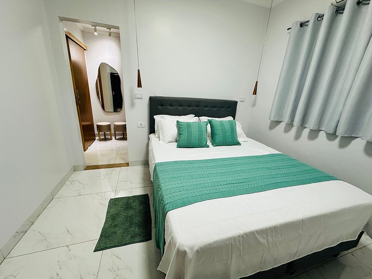 Casa linda e espaçosa + ar cond e 2 vagas