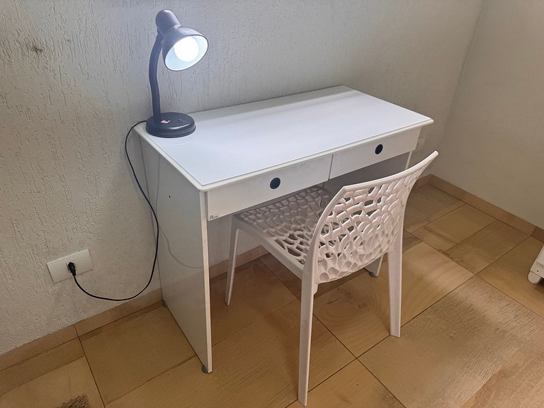 Sobrado 2q no centro de Ourinhos, ar-cond e vaga