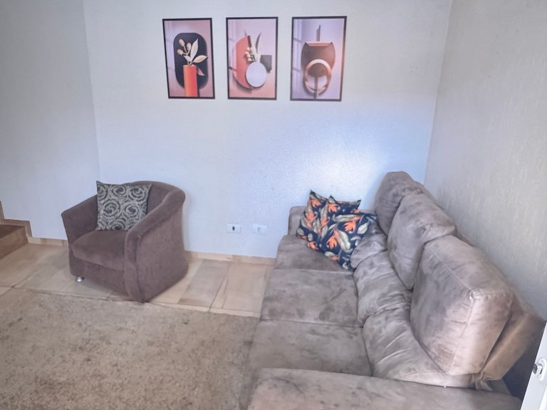 Sobrado 2q no centro de Ourinhos, ar-cond e vaga