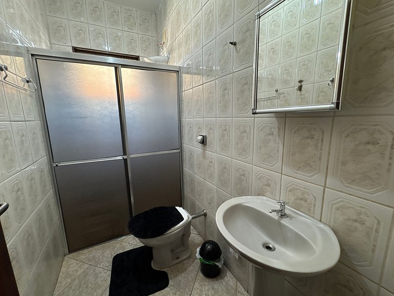 Casa completa + ar e vaga, perto parque Ecológico