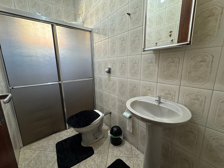 Casa completa + ar e vaga, perto parque Ecológico