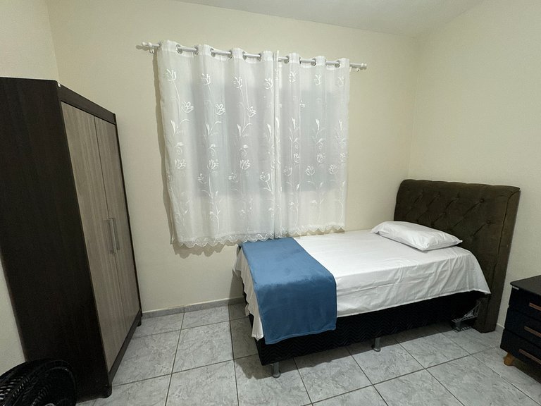 Casa completa + ar e vaga, perto parque Ecológico