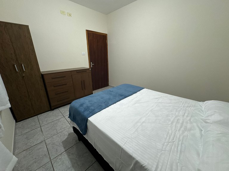 Casa completa + ar e vaga, perto parque Ecológico